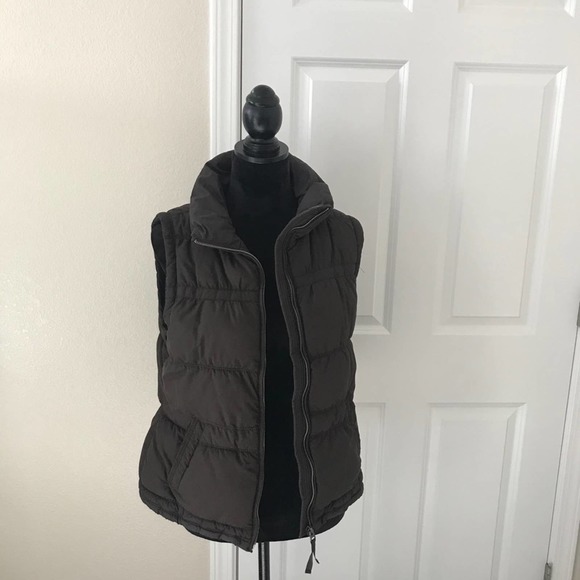 American Eagle Outfitters Brown Puffer Vest - Picture 2 of 5
